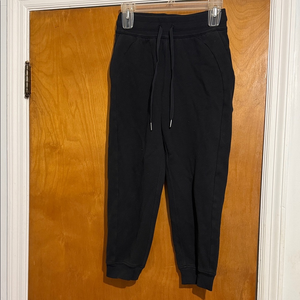LULULEMON Scuba Crop Jogger